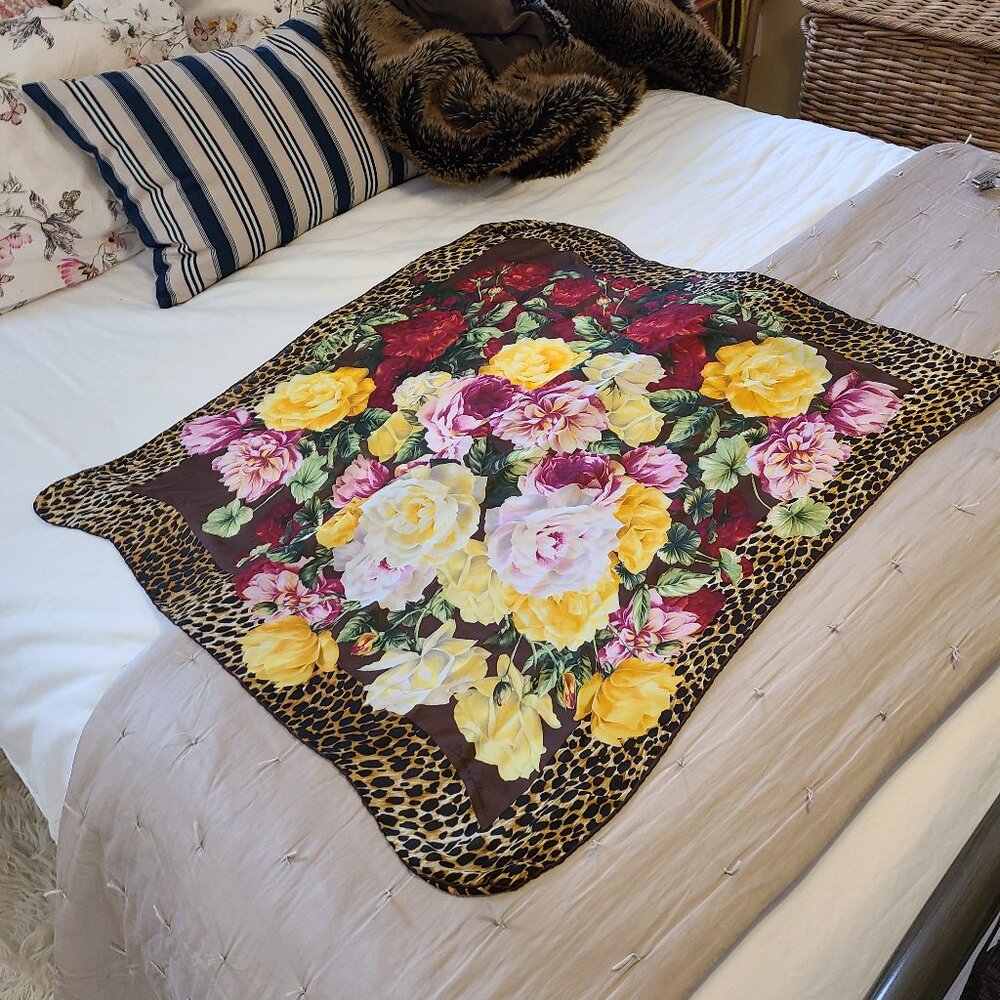 Dolce & Gabbana 100% silk scarf